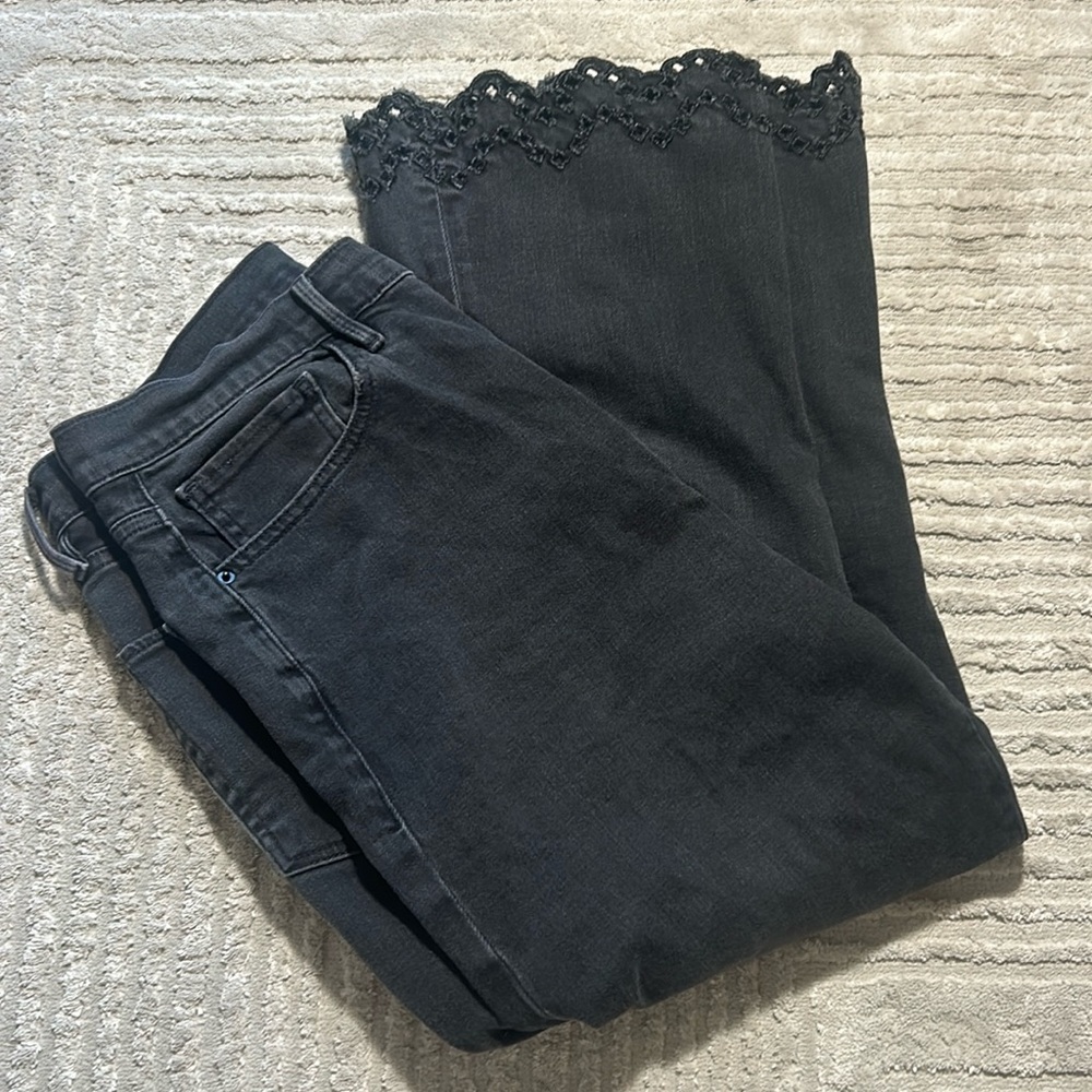 Y2K Cute Black Frame Jeans with Detailed Bottoms